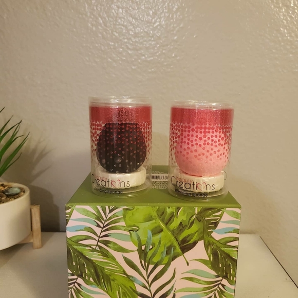 🚨🚨 Makeup Bundle 🚨🚨 - Picture 4 of 5